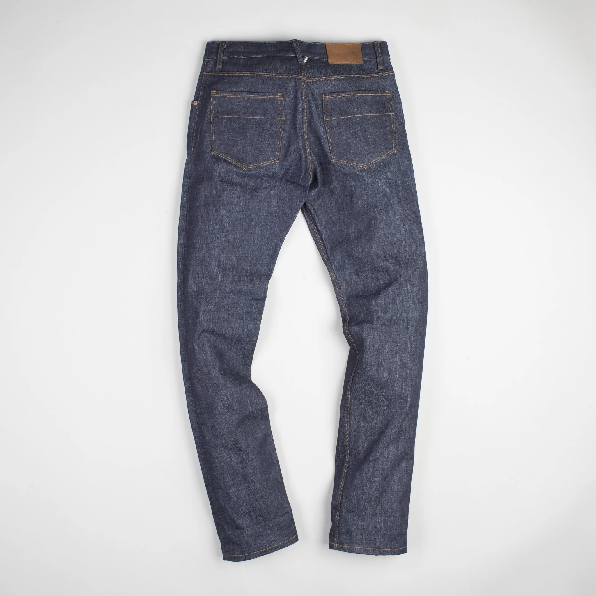Flat_back_1610122_Mens_Jeans_Jones_Organic_Selvedge_Raw_2048x.jpg