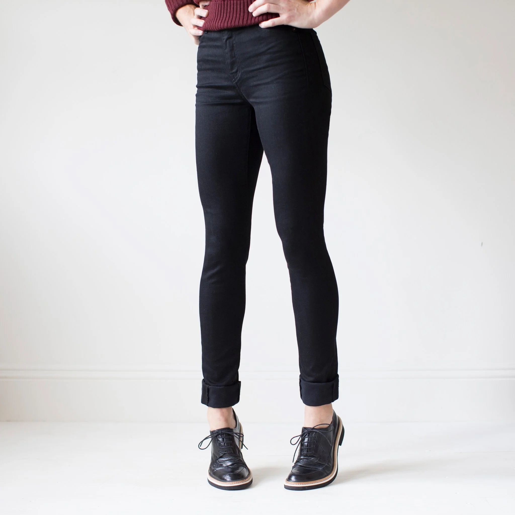 HAYWOOD_BLACK_RINSE_ON_SARAH_003_2048x.jpg