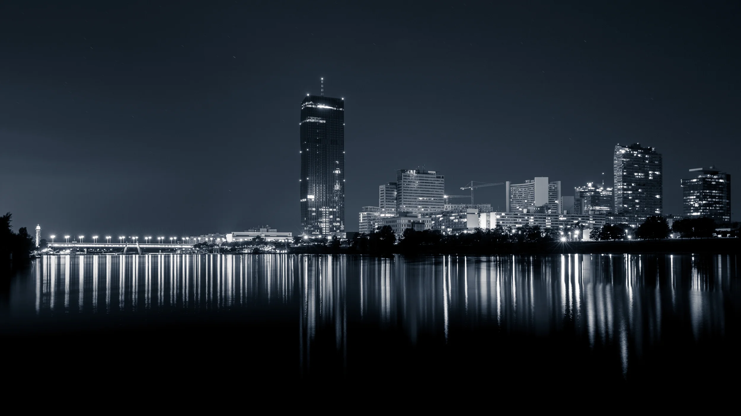2014-08-28 - Donauinsel at night - 1327-3.jpg