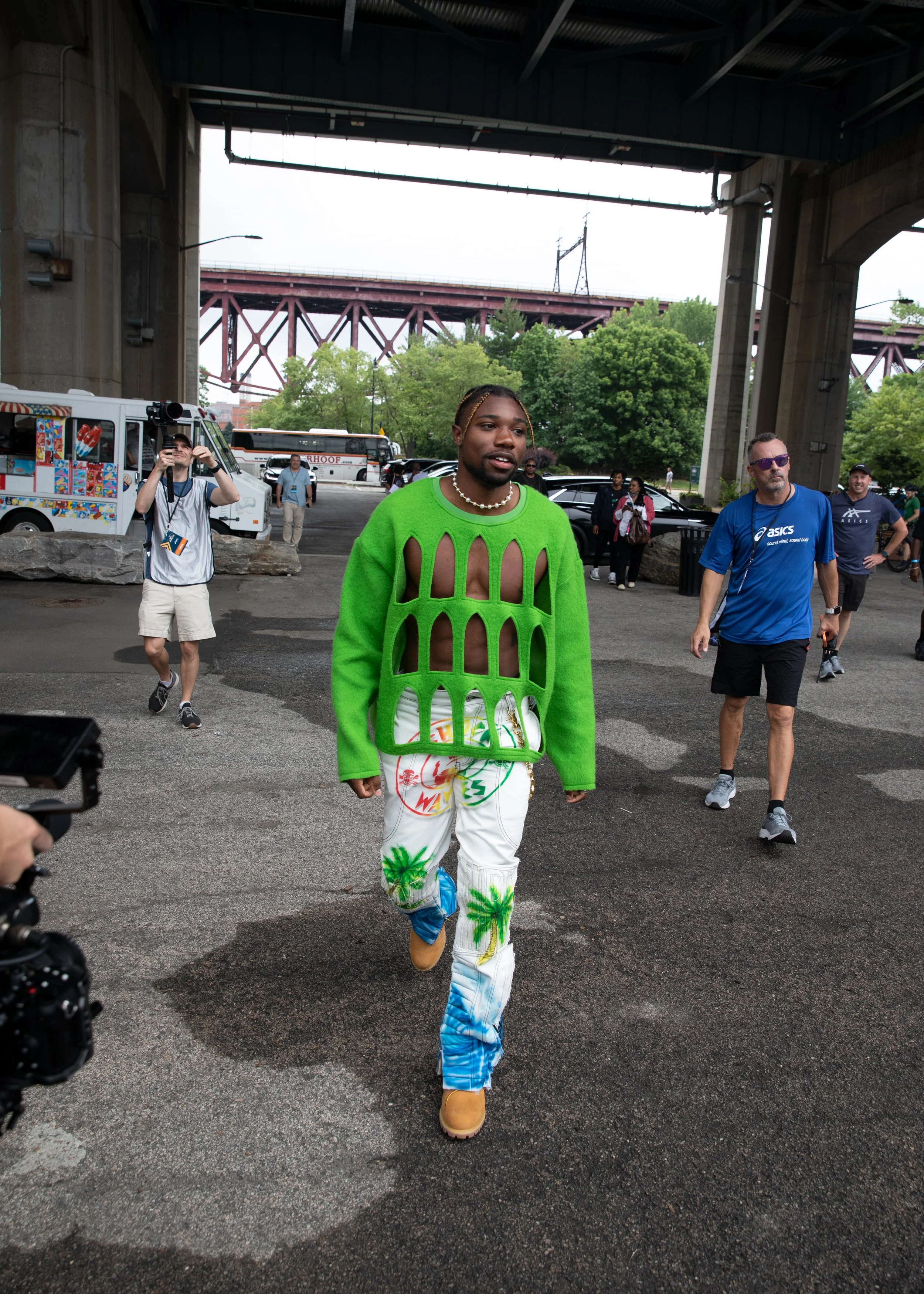  noah lyles’s  sprinting toward running’s red carpet, 2023  