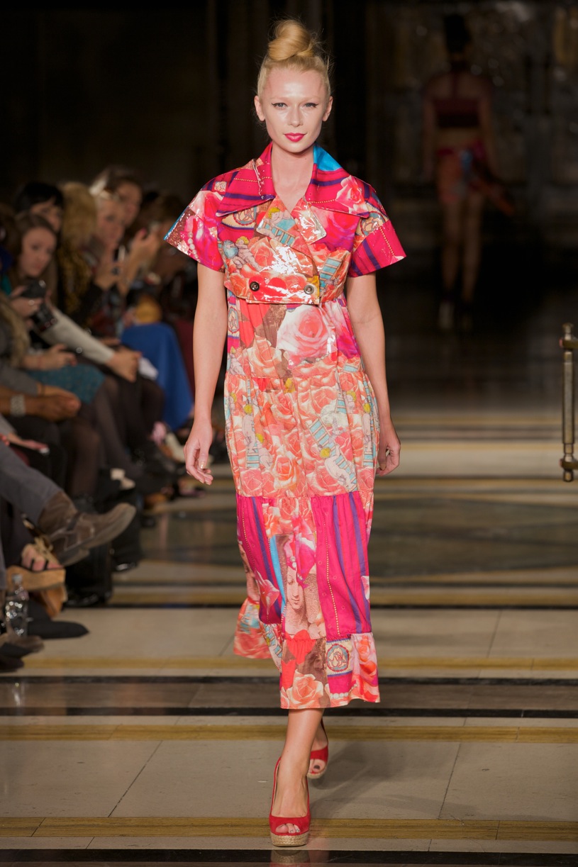 Fashion Scout Vestibule S-S 2012 © Marc Aitken 2014 . www.marcaitken.com 172011-09-182011.jpg