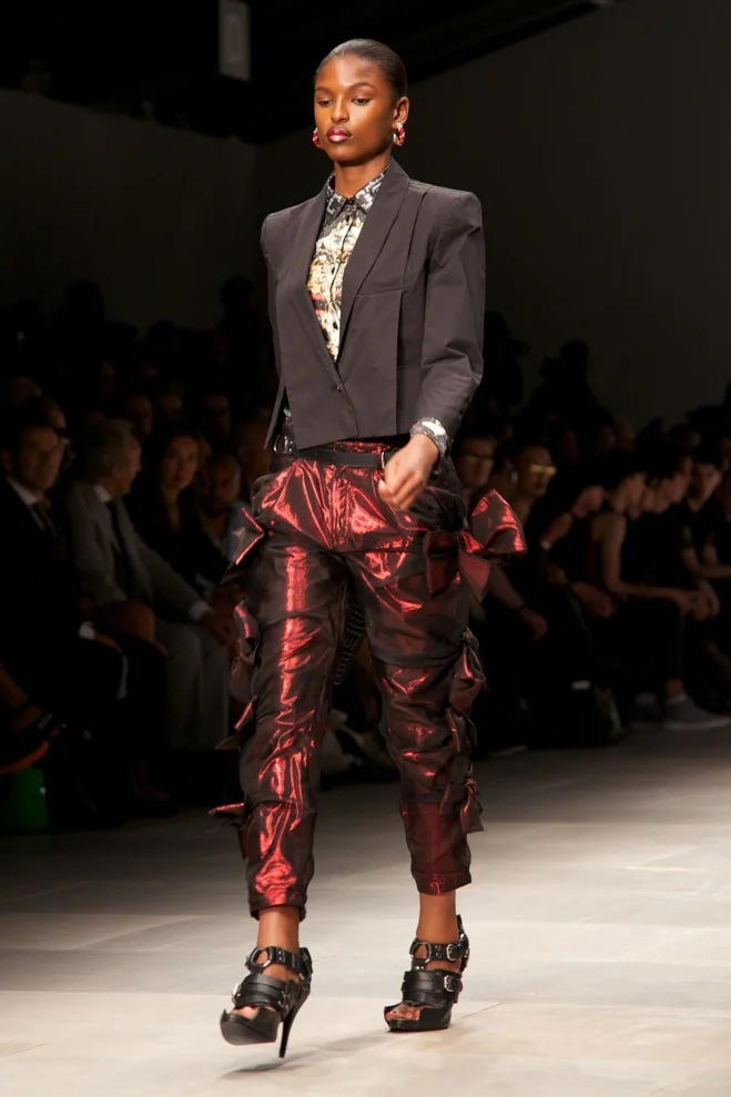 KTZ S-S 12 © Marc Aitken 2014 . www.marcaitken.com 72011-09-212011.jpg