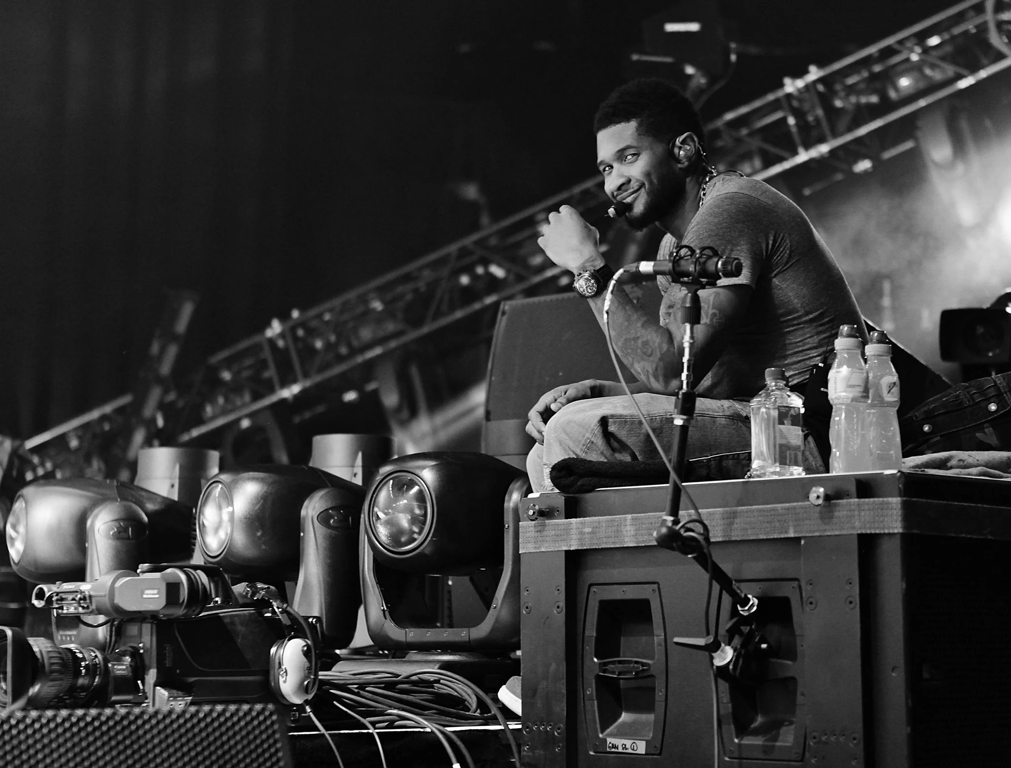 © Marc Aitken 2014Usher @ The O2  © Marc Aitken 2016. www.marcaitken.com 2011-02-212011 copy.jpg