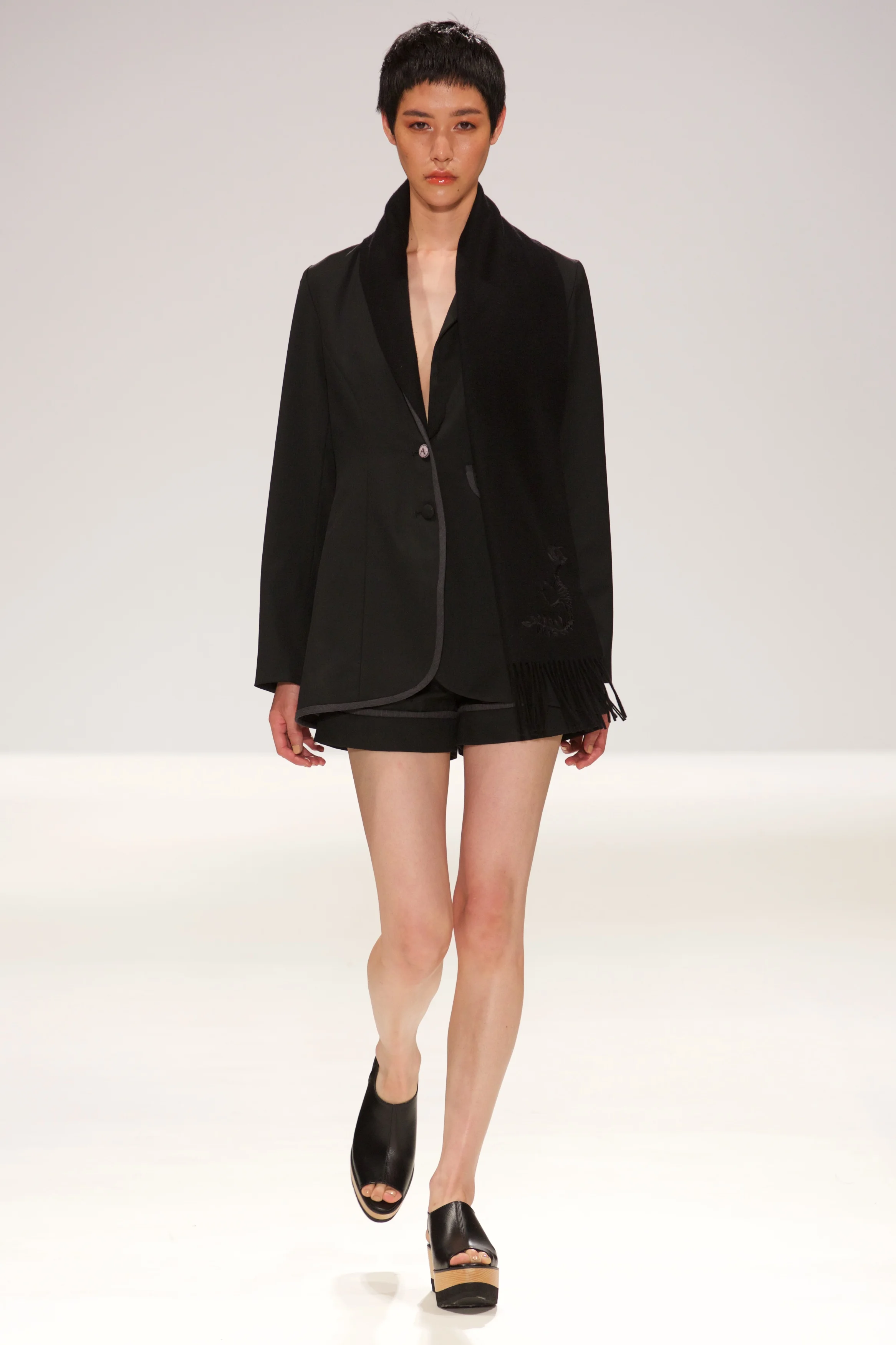 AW17-Apu Jan SS 17 © Marc Aitken 2018-9831-MA.jpg