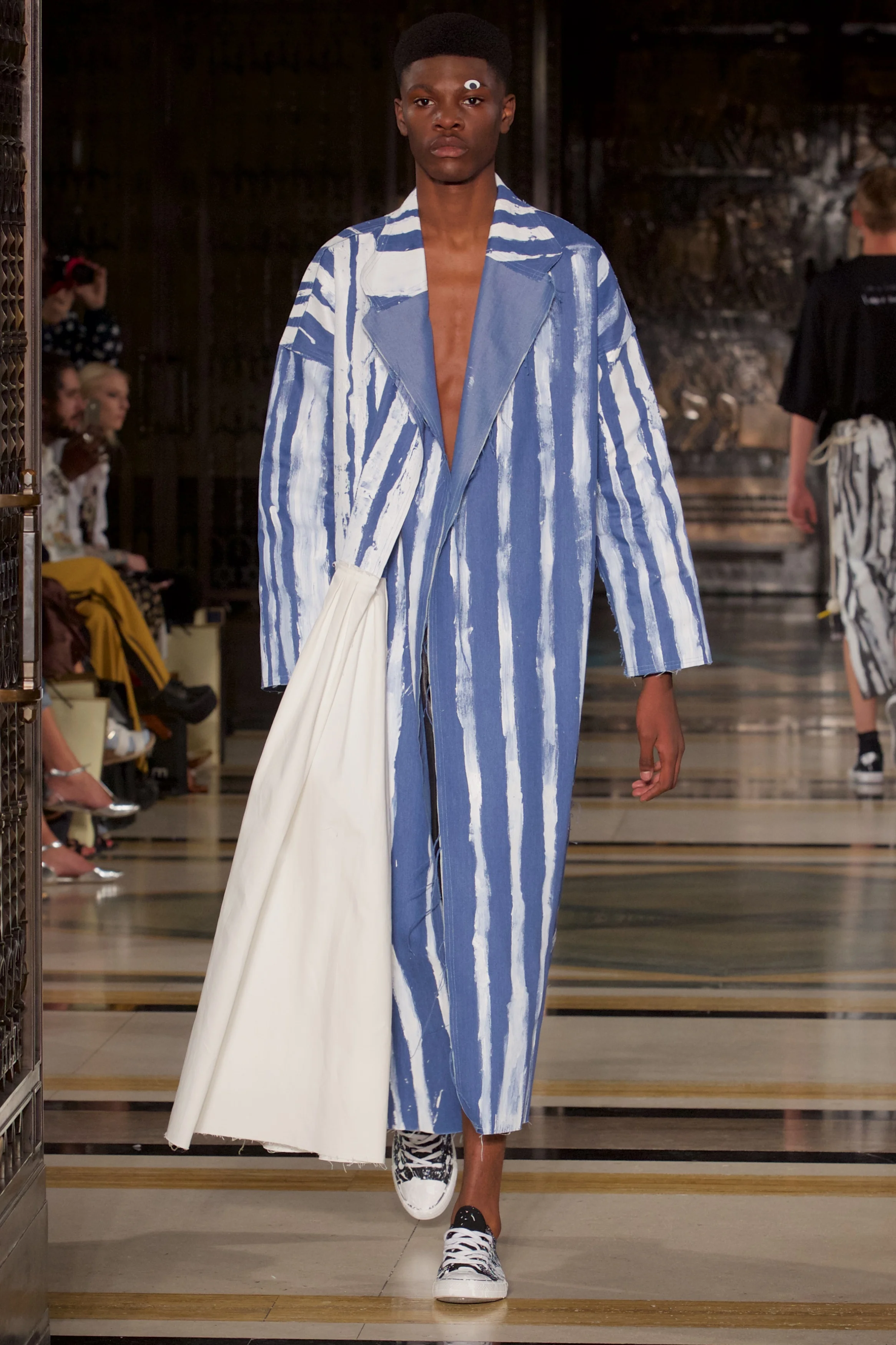 AW17-DUMPTY SS 17 © Marc Aitken 2018-10007-MA.jpg