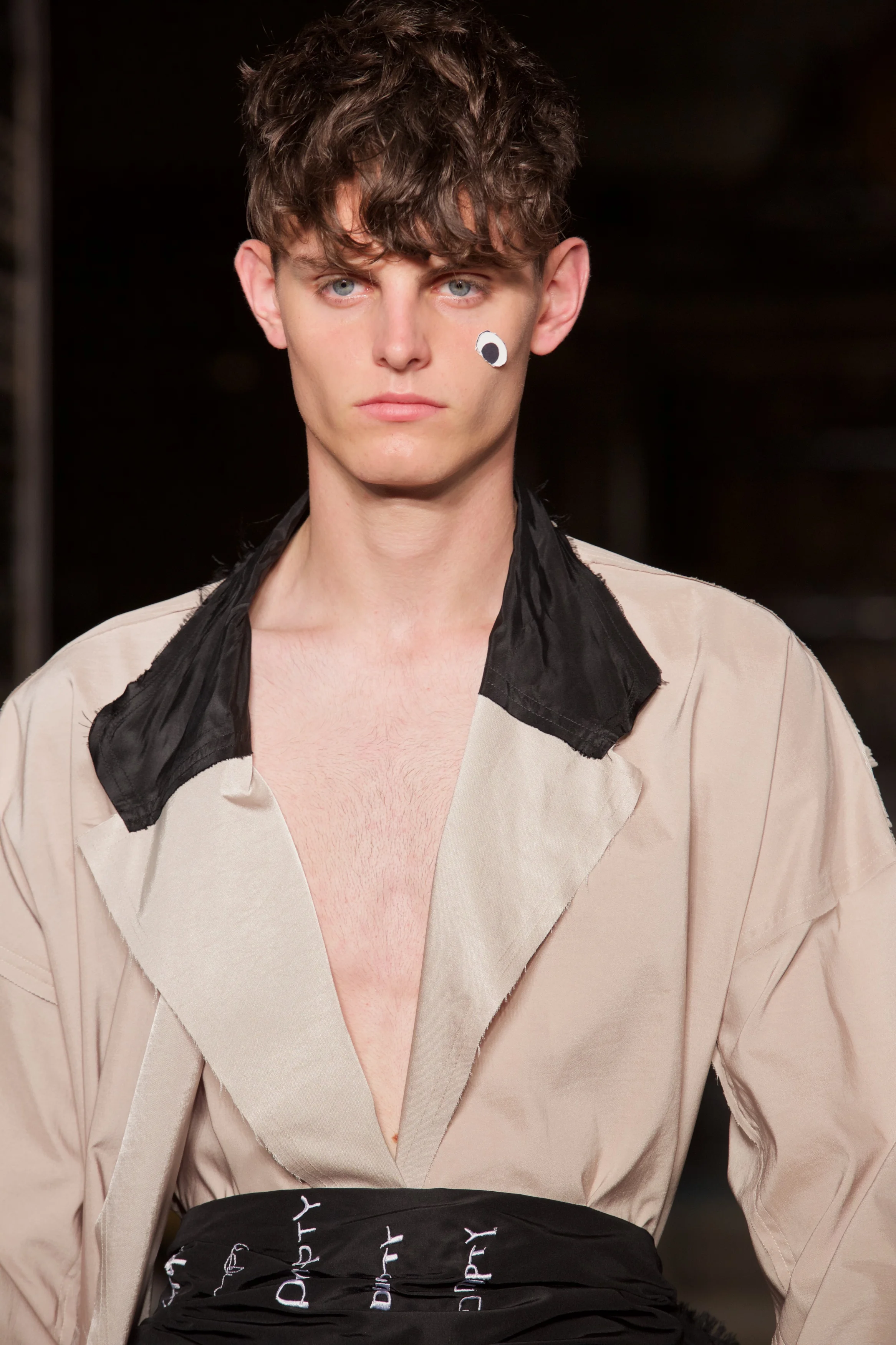 AW17-DUMPTY SS 17 © Marc Aitken 2018-10016-MA.jpg