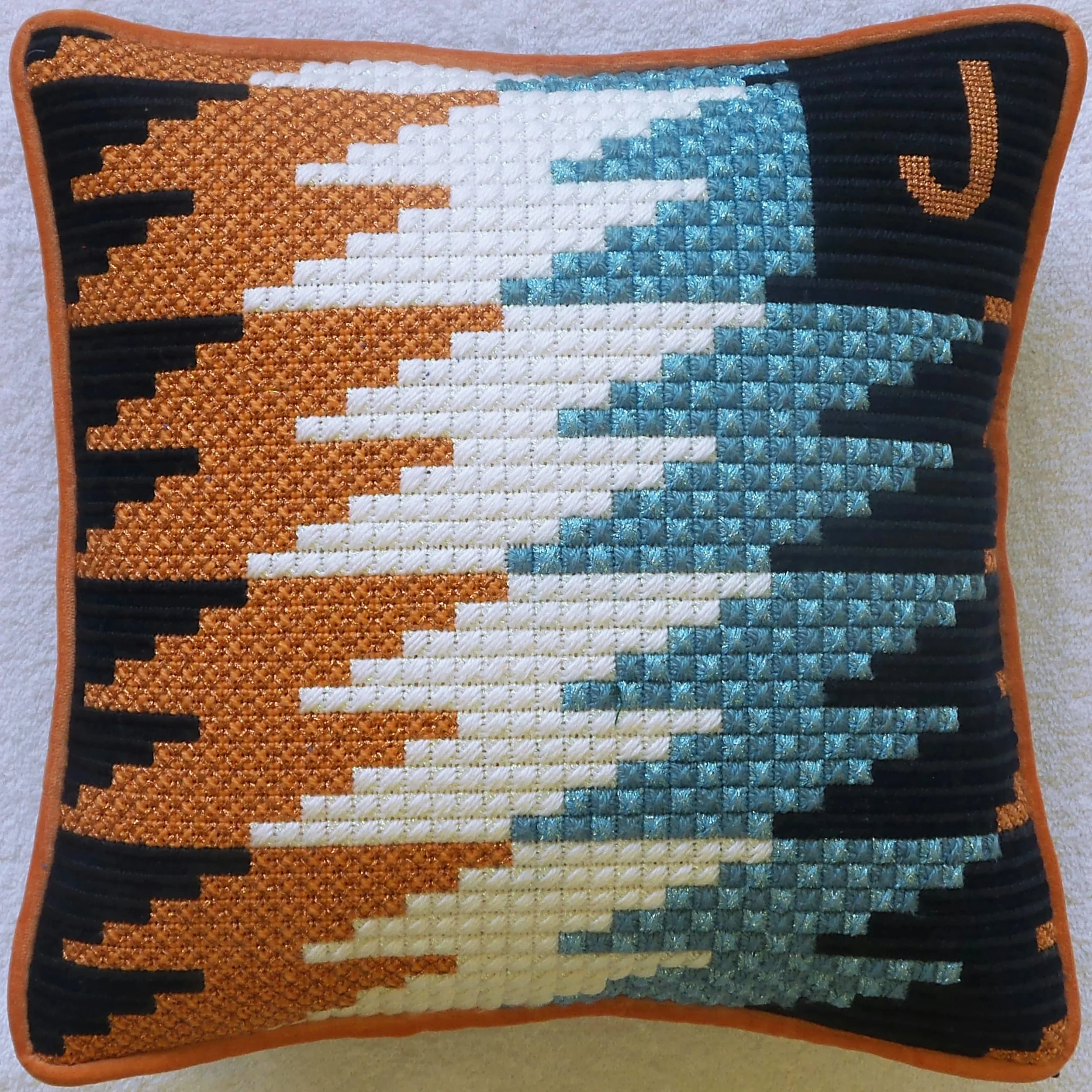 Needlepoint Pillow L17PL .jpg