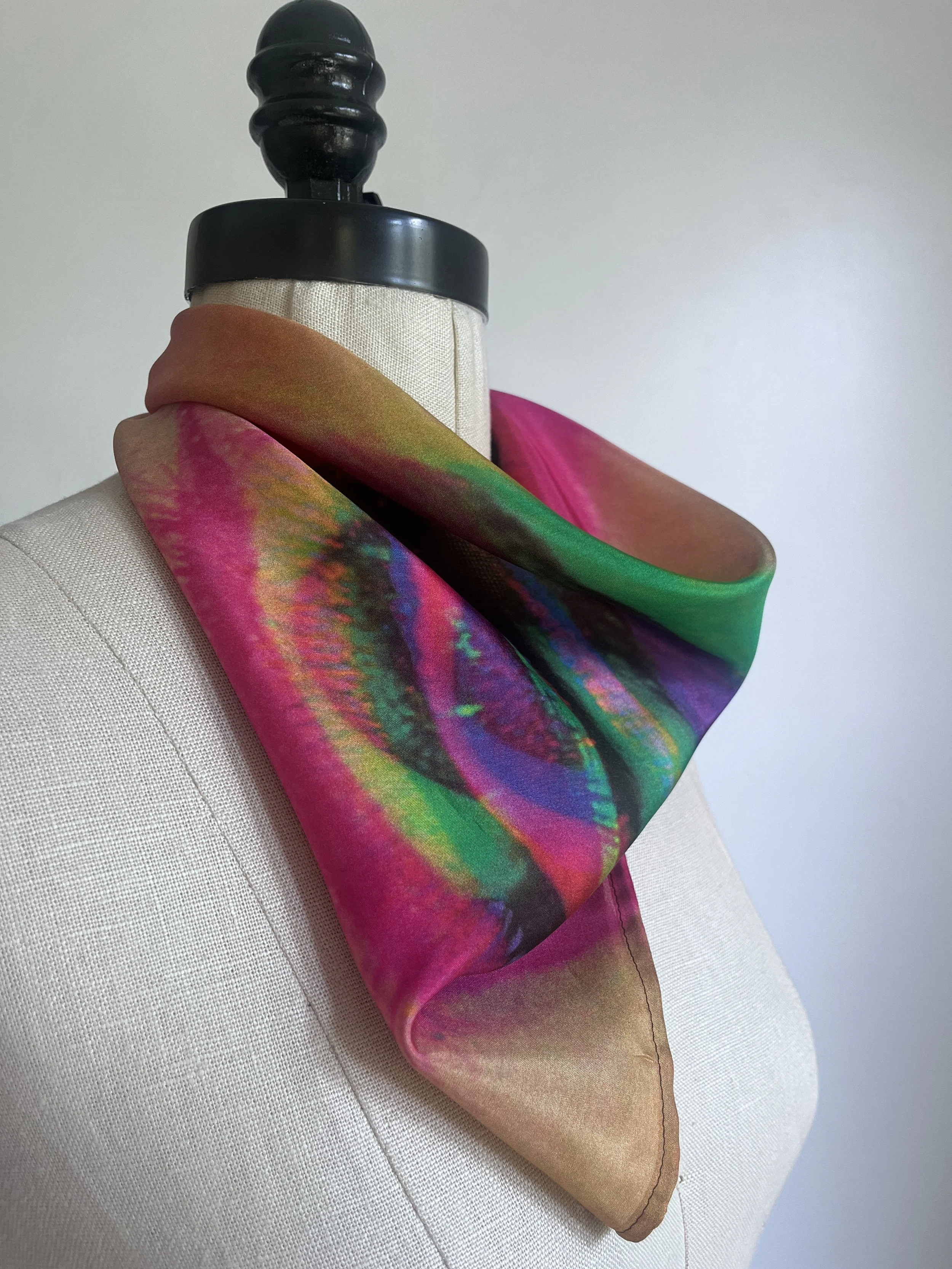 "Eyes" silk handkerchief