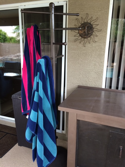 Easy Diy Pvc Poolside Towel Rack, Outdoor Towel Hooks
