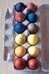 Naturally dyes. Photo Source: Andrea Pacheco