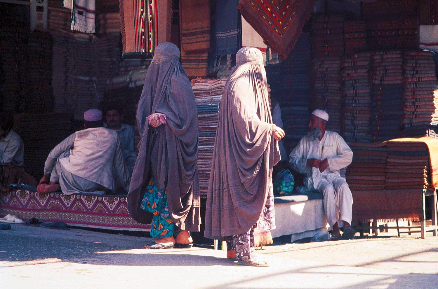 Peshawar Market, Pakistan.jpg