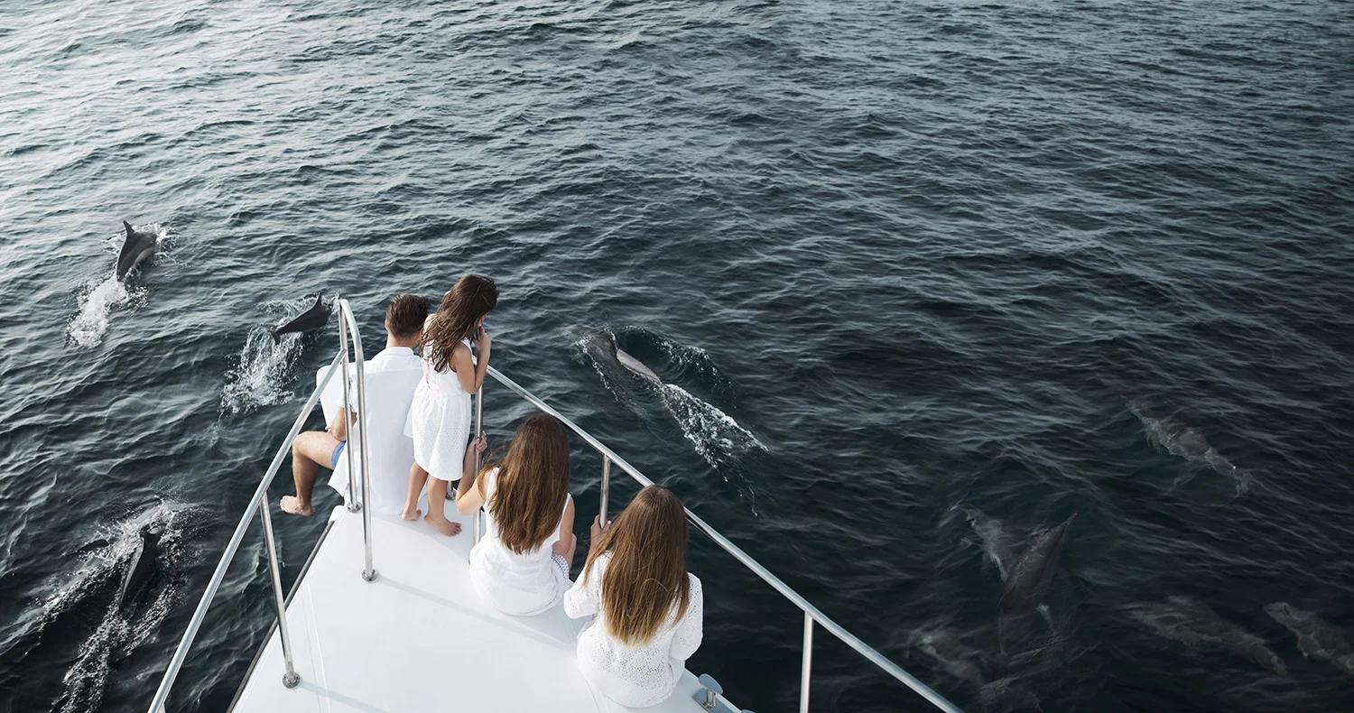 Dolphin Boat Lifestyle 076_v2 web.jpg
