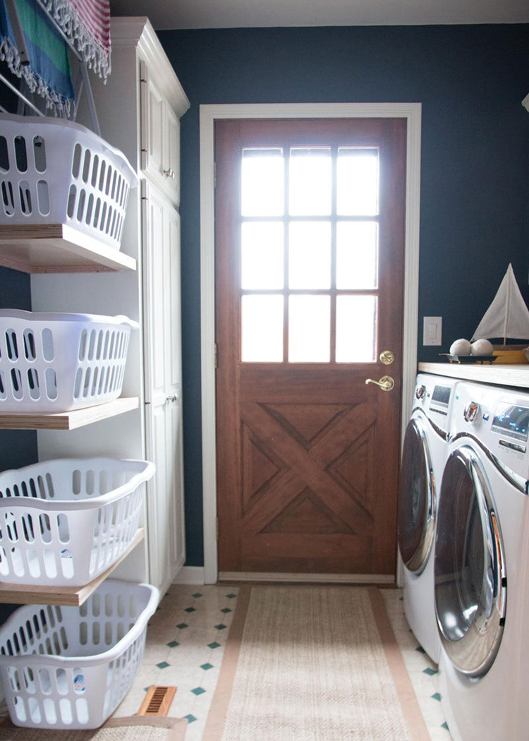 Featured image of post Diy Laundry Room Decorating Ideas : .diy decor, laundry room diy organization, laundry room diy pedestal, laundry room design, laundry room cabinets, laundry room ideas small.