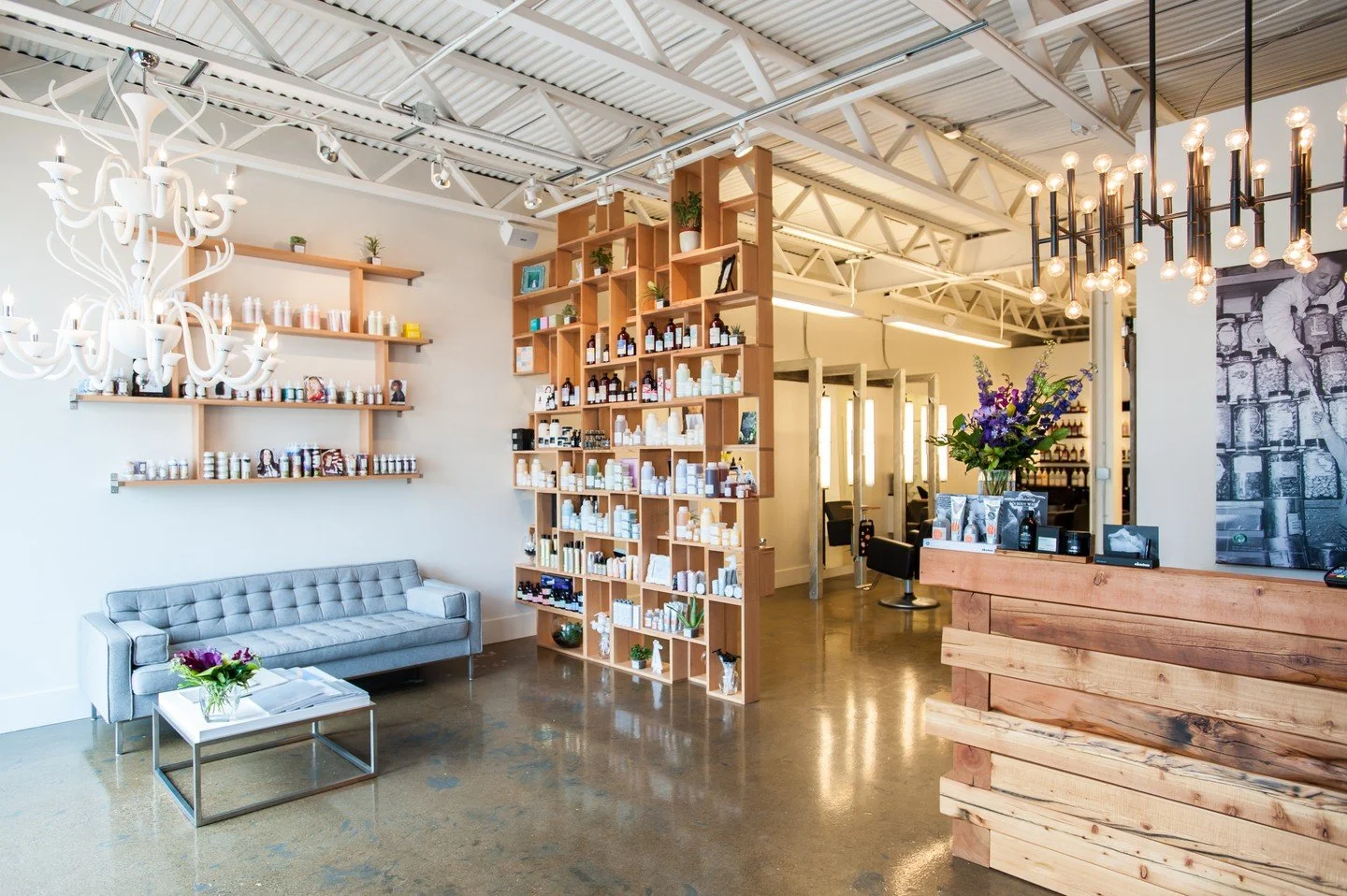 Is Thursday, so that means we need a throwback...
-
#throwbackthursday #openshelving #customrenovation #dreamrenovation #yegcommerical #commericaldesign #salondesign #customshelves #yegdesign #yeglife #yeg #loveit #woodworking #yegcontractor