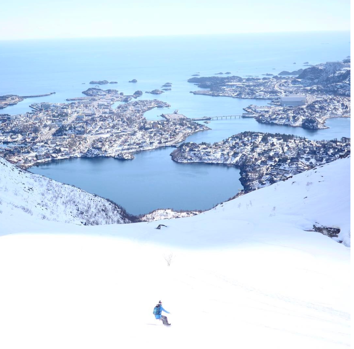 KJERSTI BUAAS LOFOTEN SNOWBOARDING .png