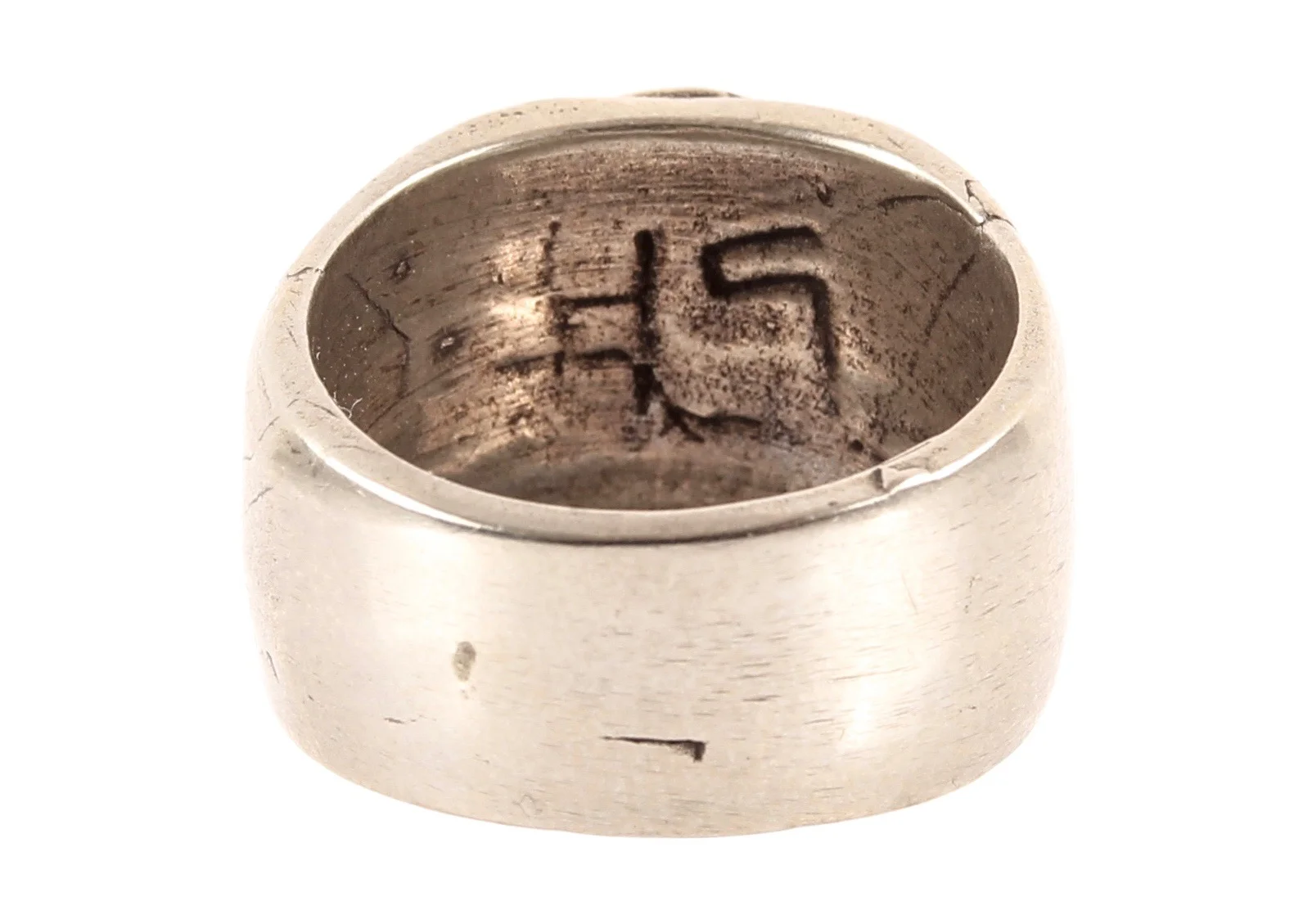 HelmStreet_Horse_Ring_Silver_CU2.jpg
