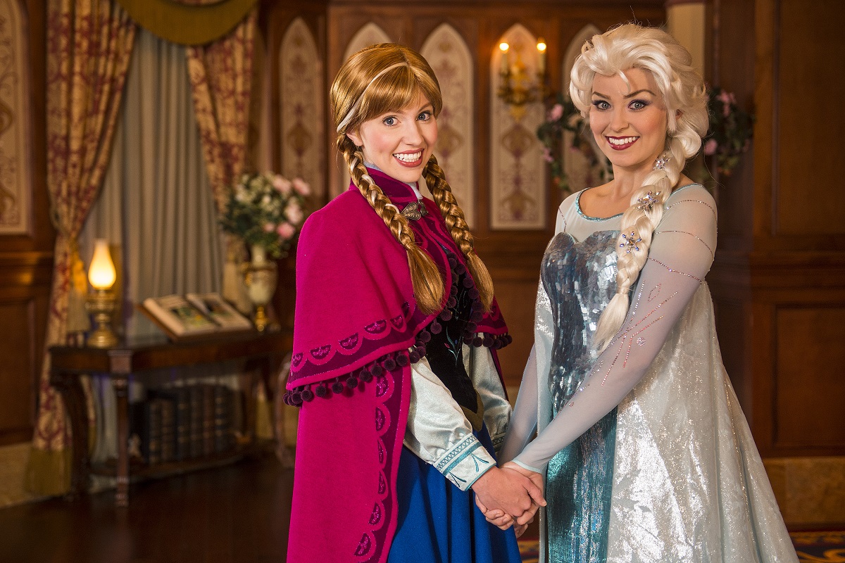 anna-elsa-frozen-princess-fairytale-hall.jpg