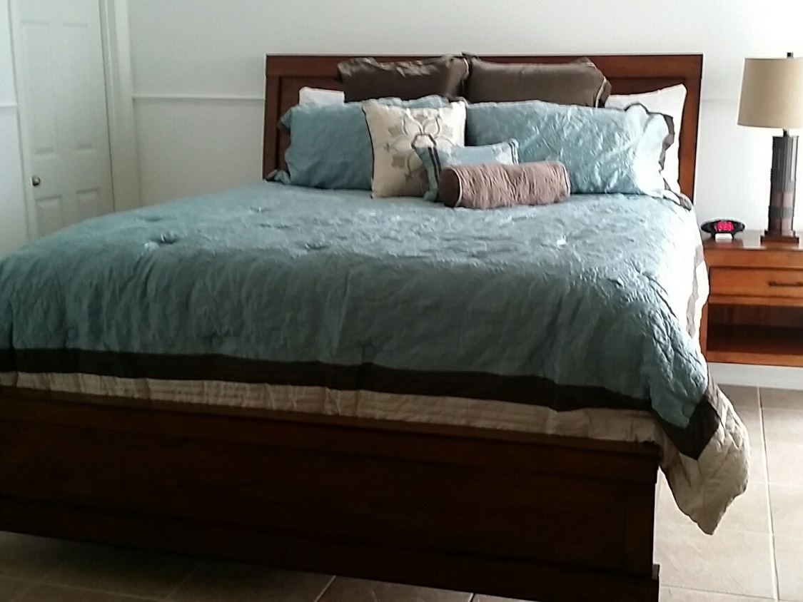 Master bedroom - king size bed