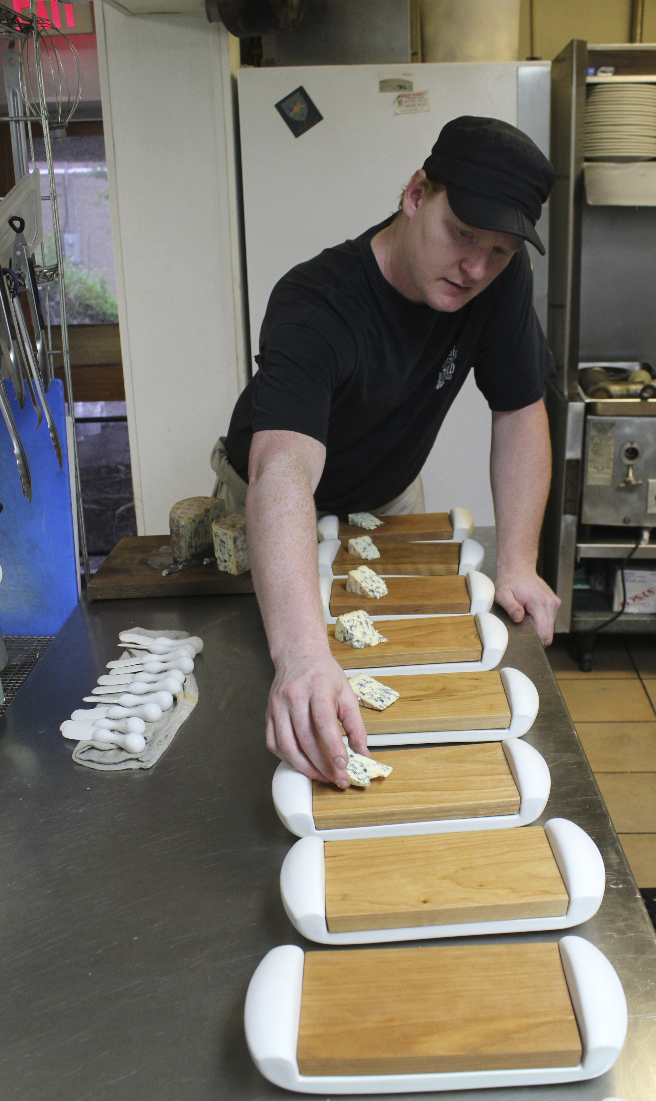 Plating cheese on tray