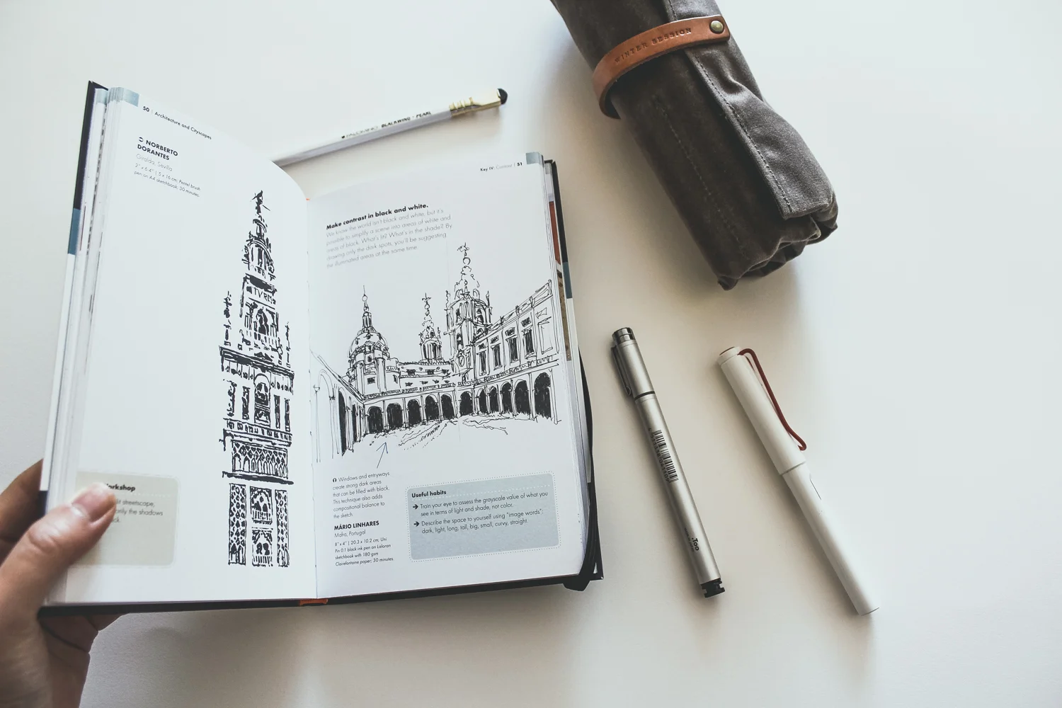 The-Urban-Sketching-Handbook-Gabriel-Campanario-preview-1.jpg