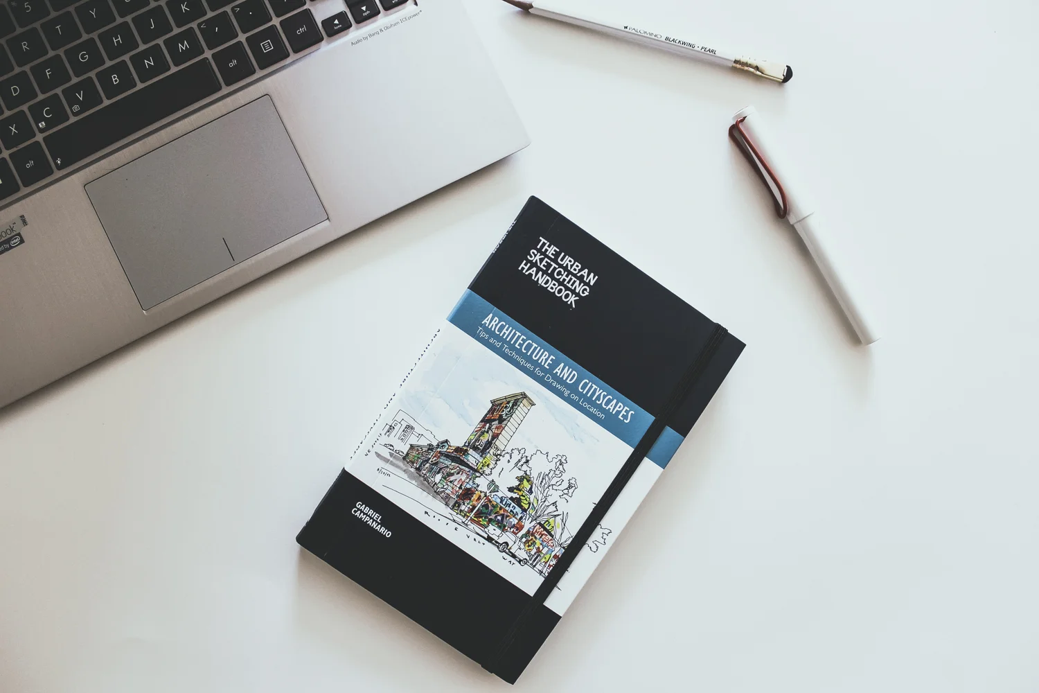 urban-sketching-handbook-review.jpg
