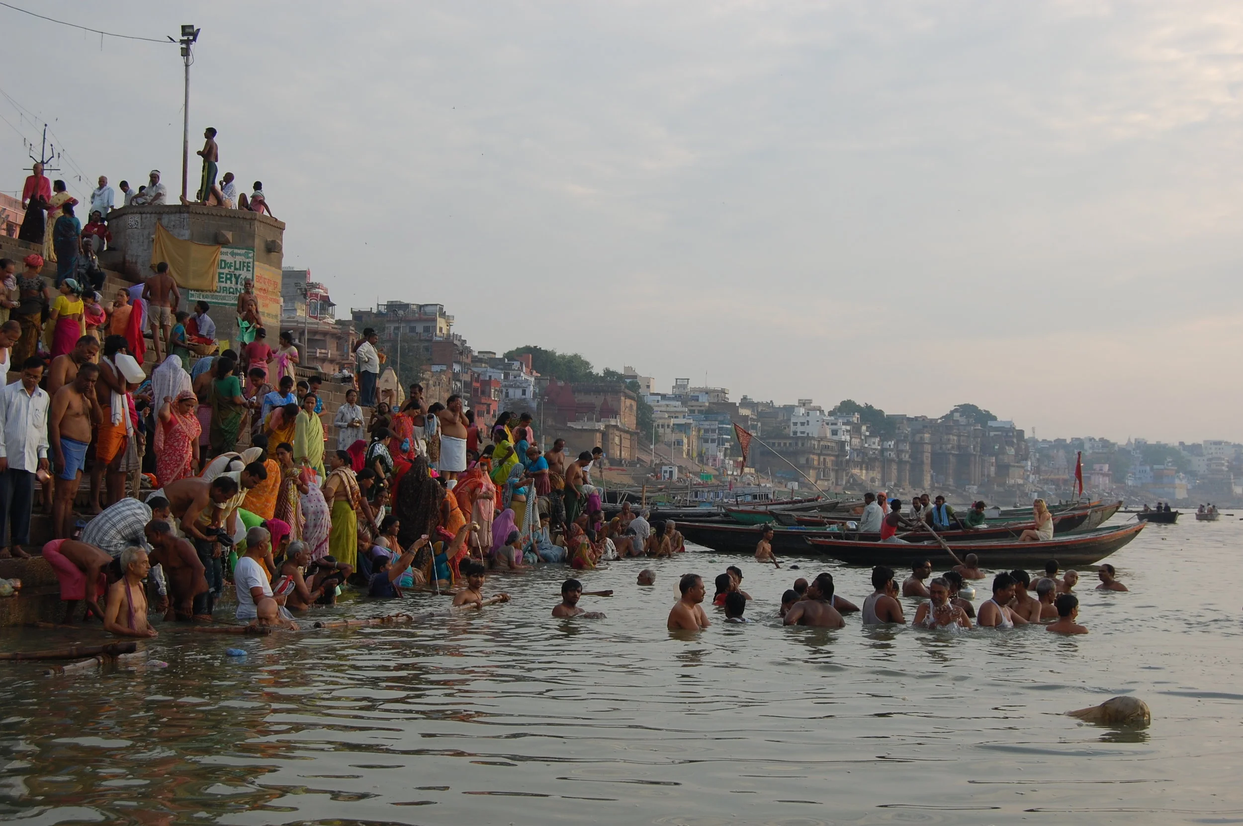 1 Varanasi - Bathing Beside the Dead.JPG
