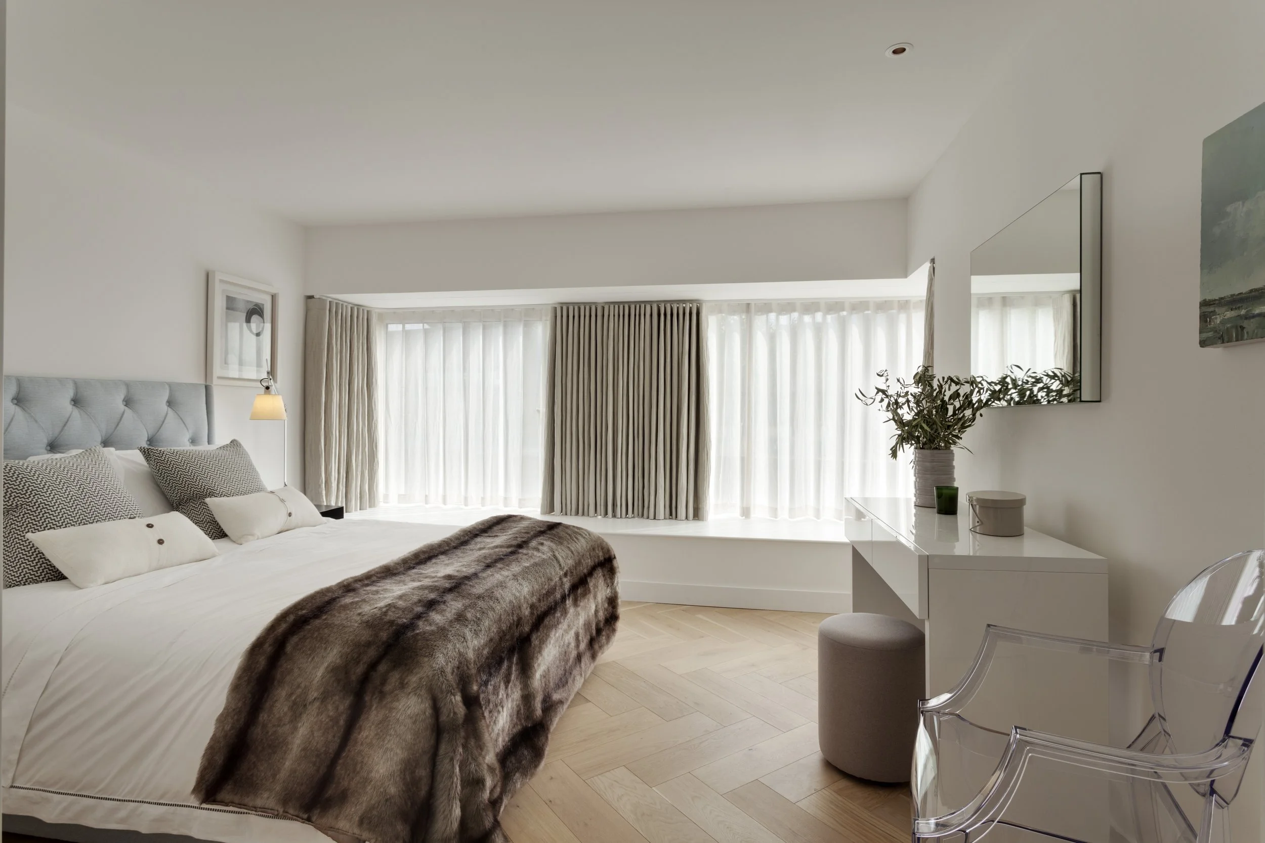 Thames side  apartment bedroom interior design 