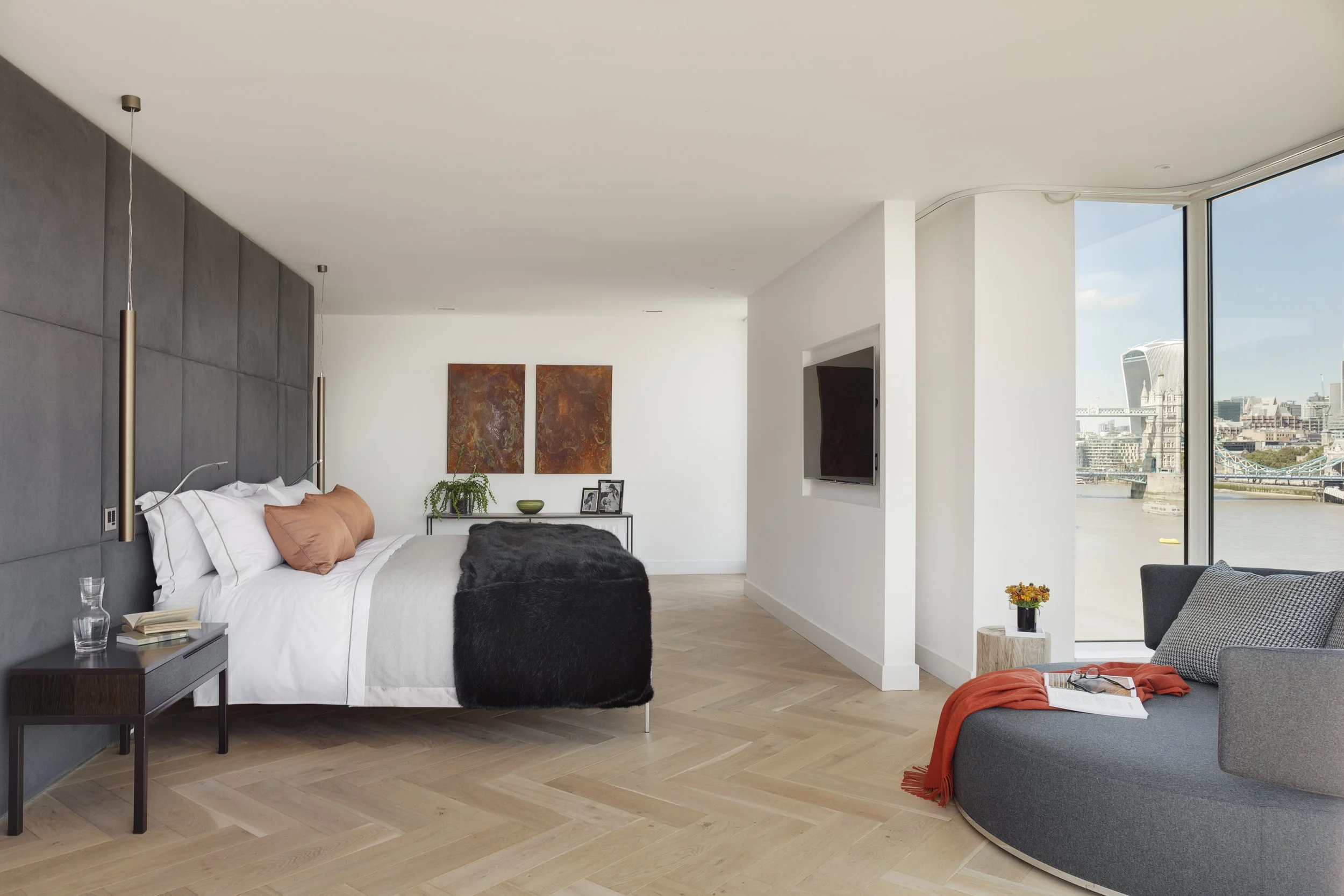 Tower Bridge apartment bed room interior design 