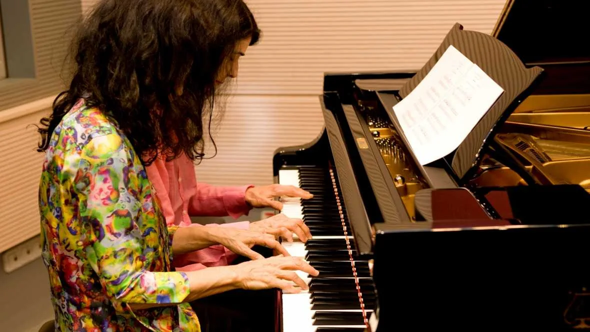 (las hermanas Katie y Marie Labéque, famosas pianistas)