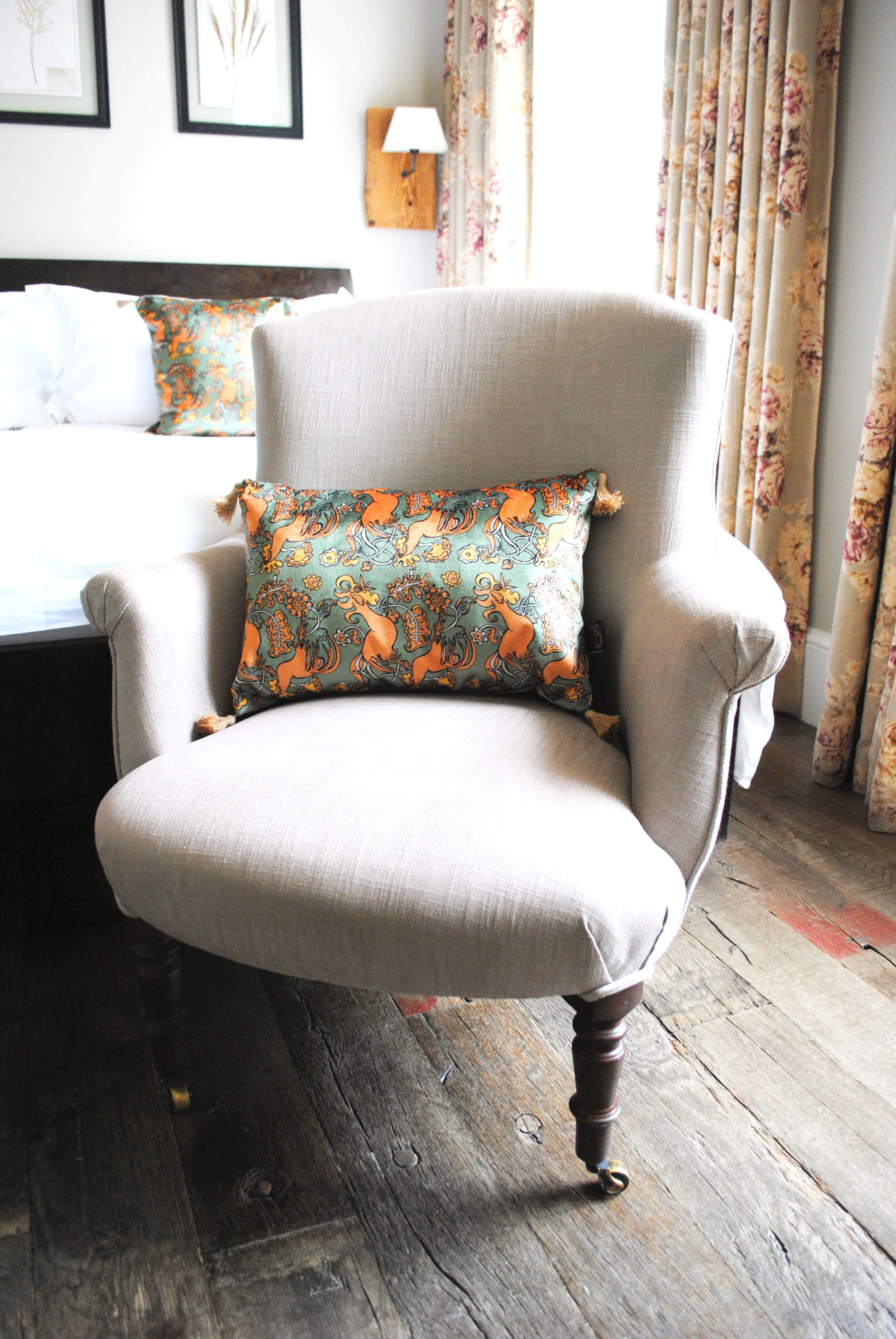 chicken chair 3.jpg