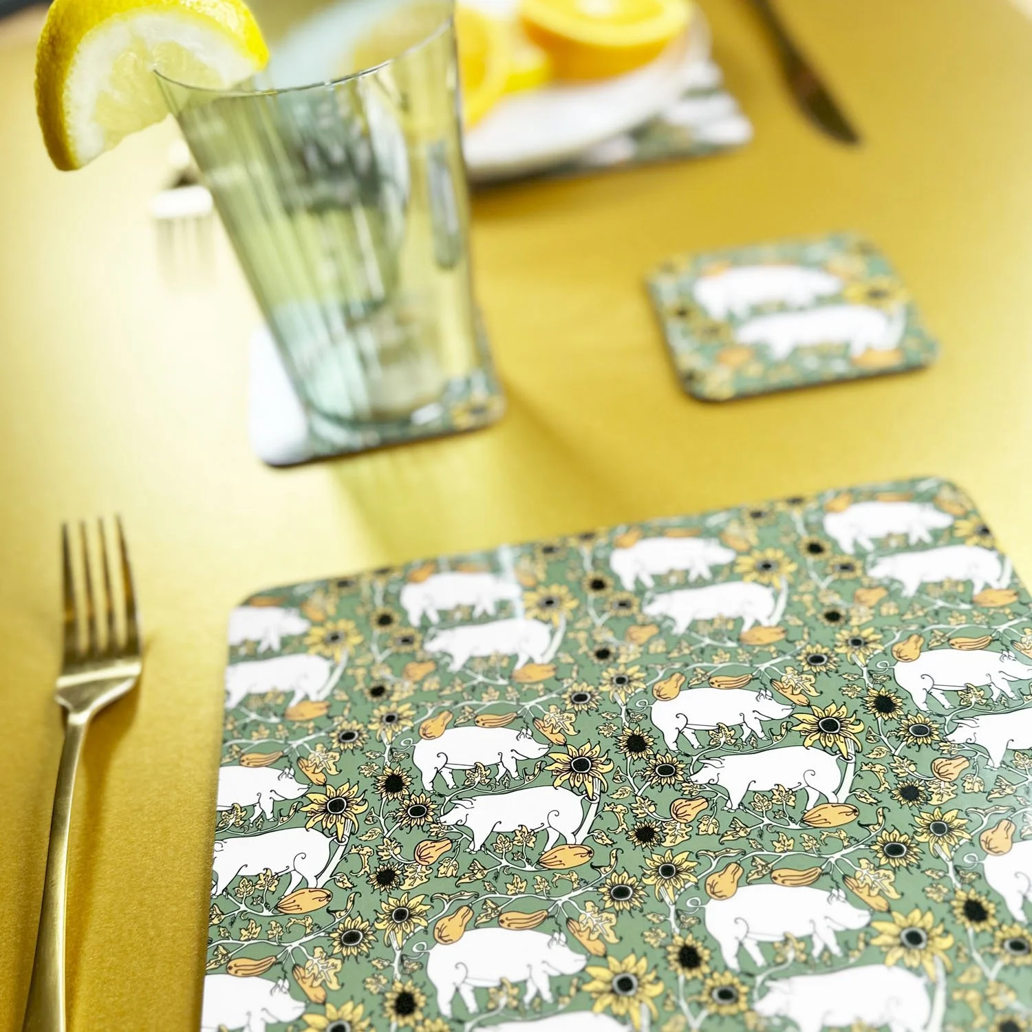1500 pigplacemat.jpg