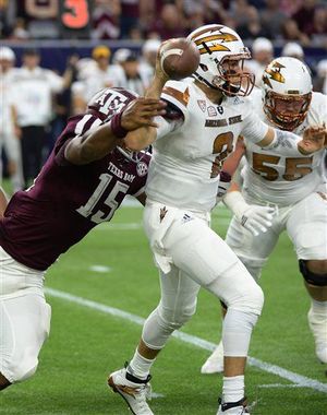 Texas A&M Defender: "Gold on white? You look like one of the Bee Gees! I HATE DISCO!!!!!"