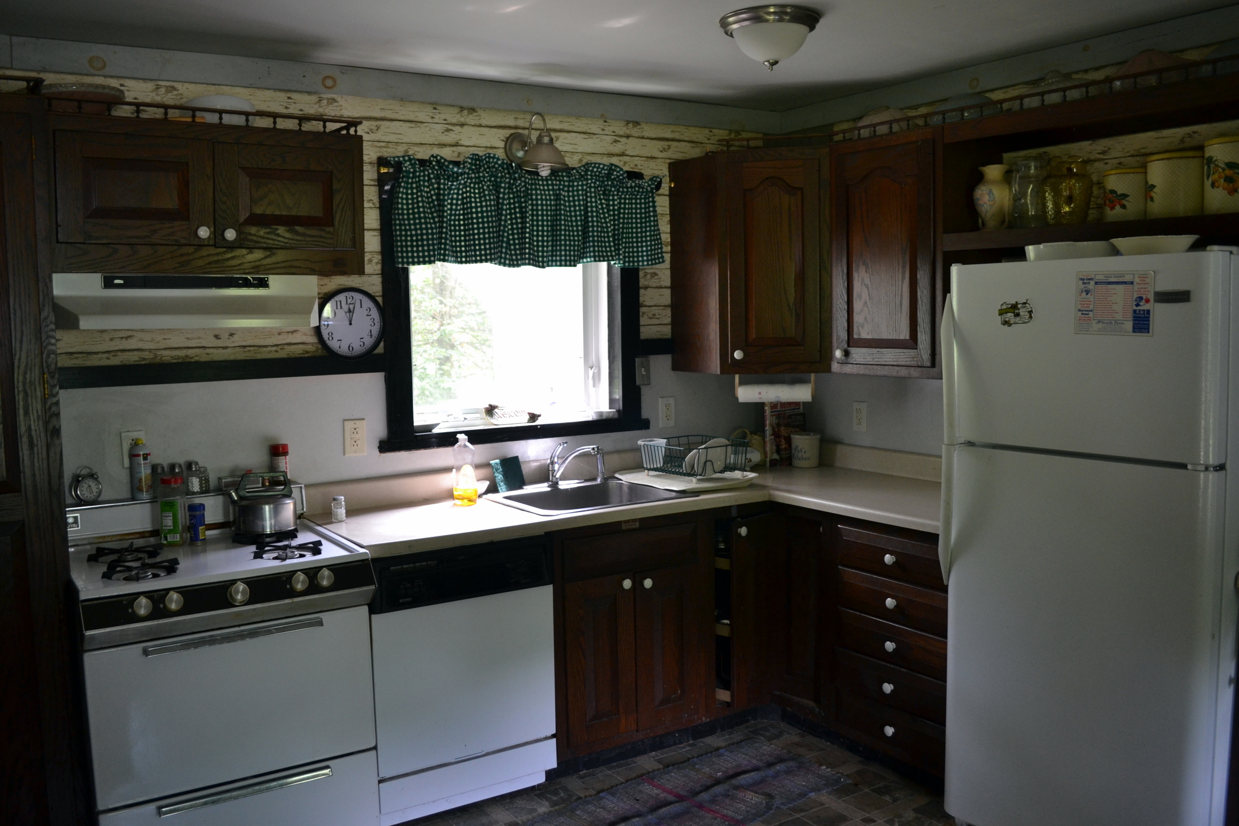  The kitchen, &nbsp;with a dish washer, microwave, and major appliances, make hosting parties a breeze. 