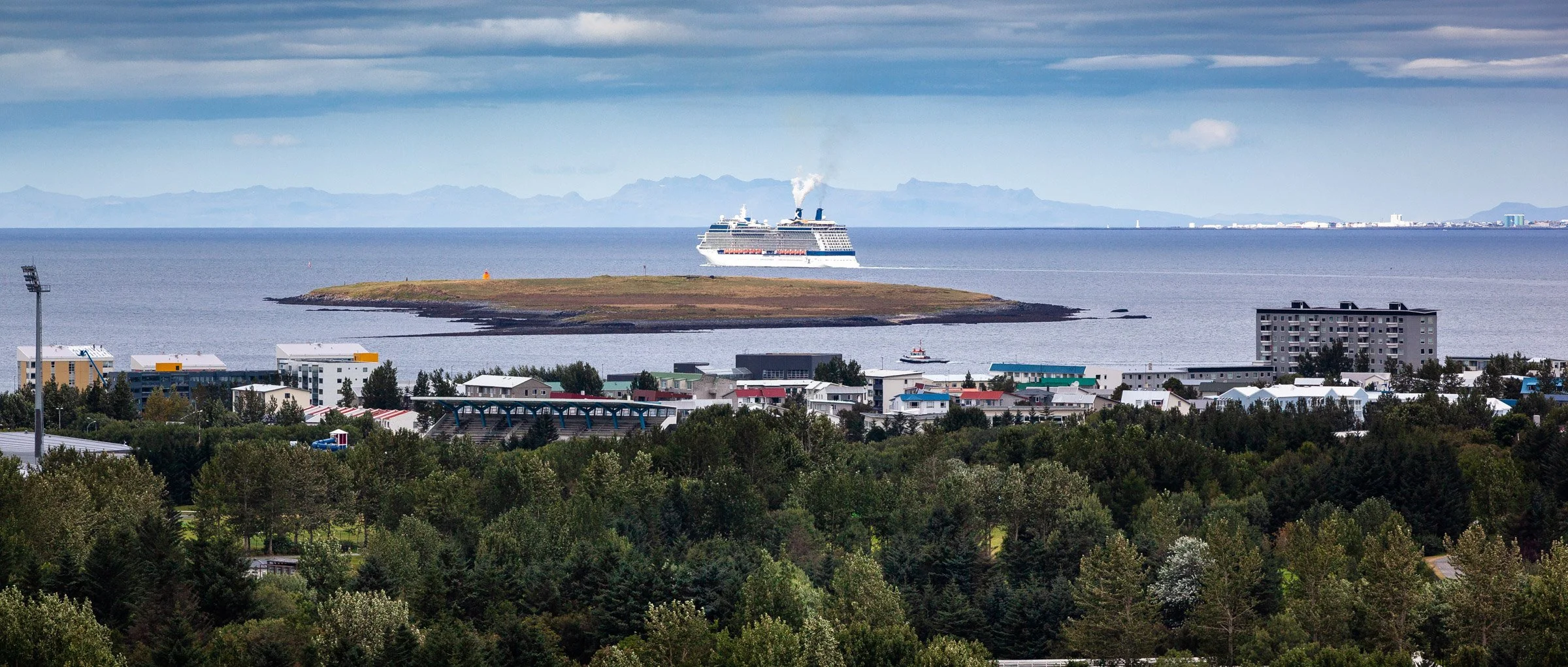 Cruse Ship Faxaflói