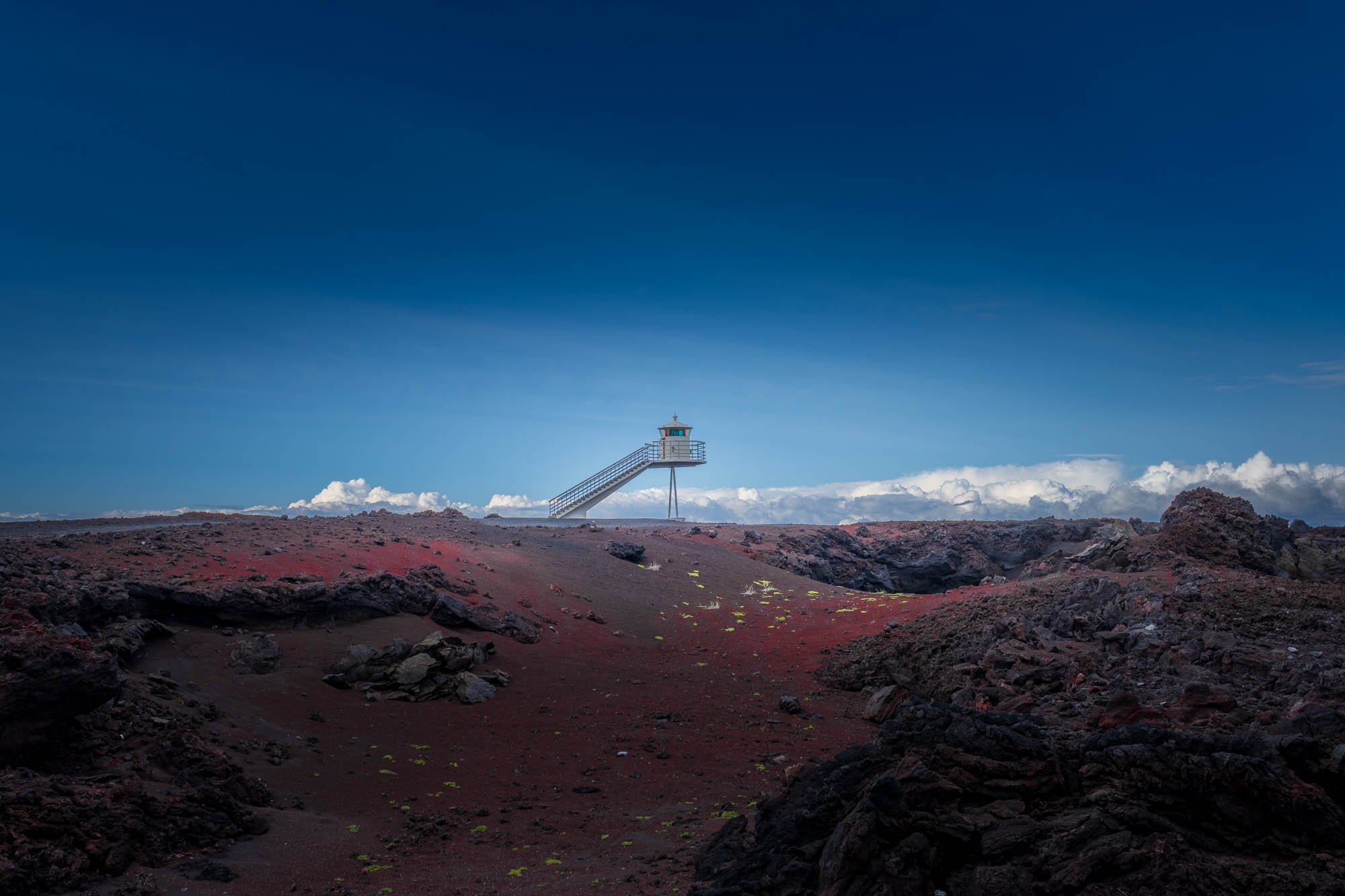 Red Volcanic Ground in Vestmannaeyjar - SIG00492.jpg