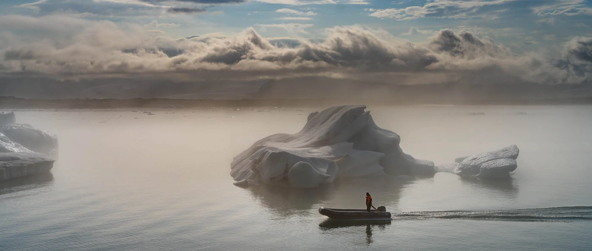 Kayak Beside Blue Ice at Jökulsárlón.jpg