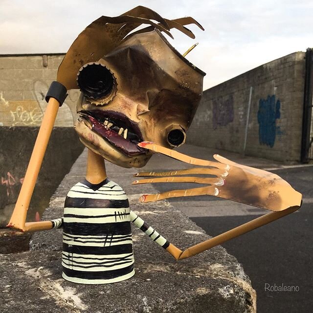 Just another manic Monday or Wednesday or Saturday 🤷🏼&zwj;♀️🍻 .💚
&bull;🌍
.💚 #beercan #singleuseplastic #dublinartist #dublin #igersdublin #lostandfound #characterdesign #cartuna #art_fly #surreal #goodmorning #beautifulbizarre #taxcollection #s