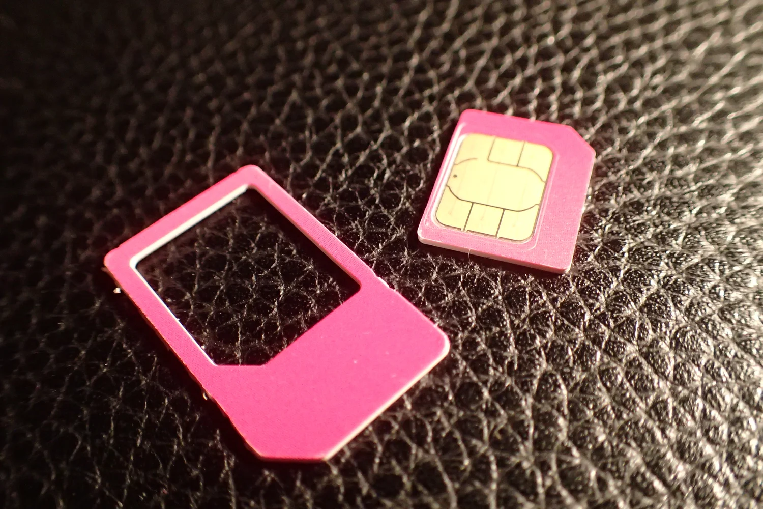 7 Tips for SIM Card Use Abroad (How to Avoid Roaming Charges