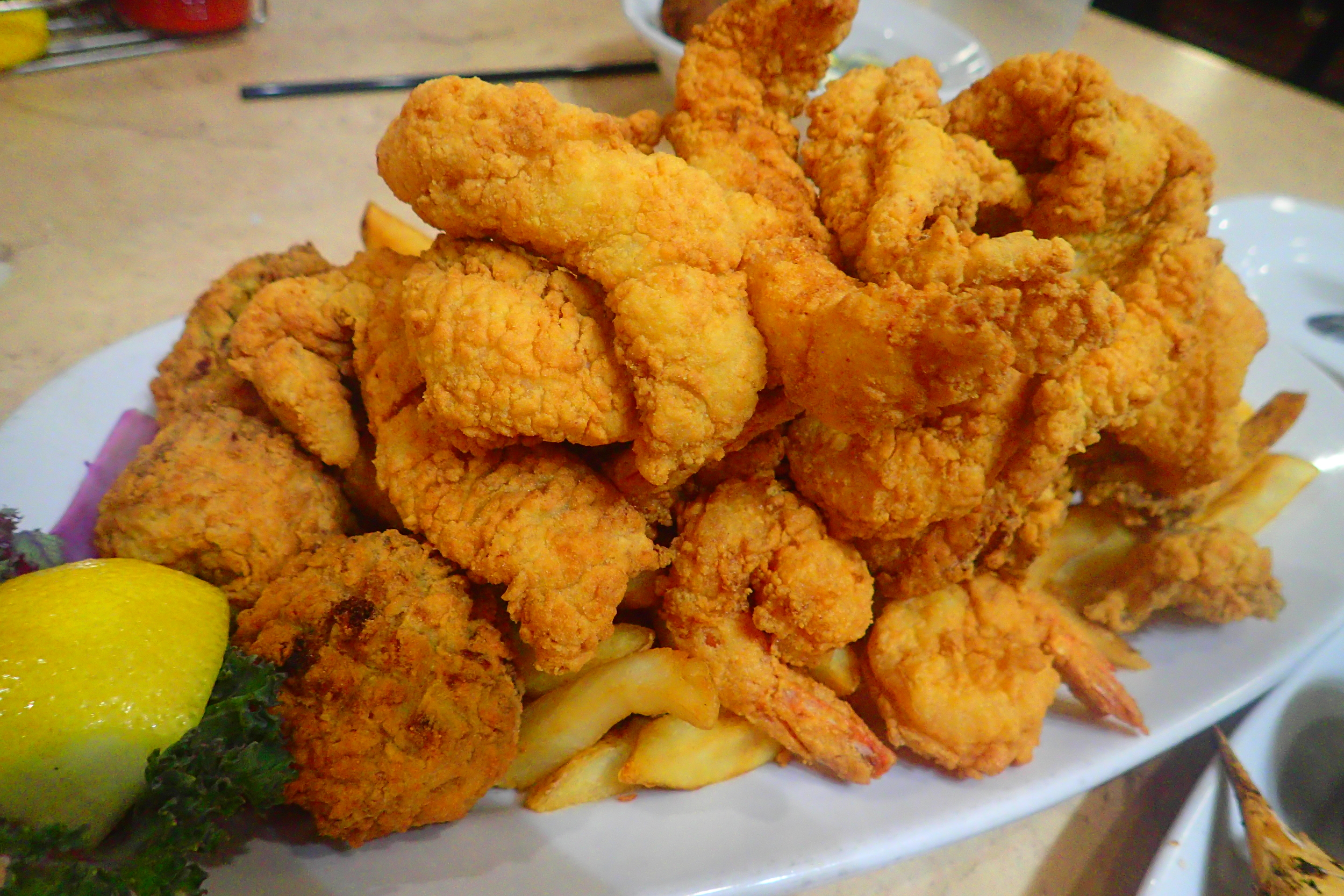 Deanie's half seafood platter