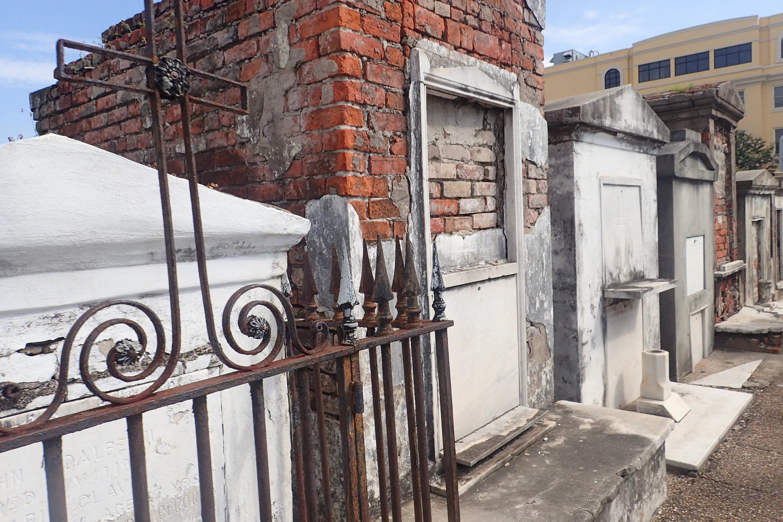 Cemetery Tour in New Orleans: The City of the Dead