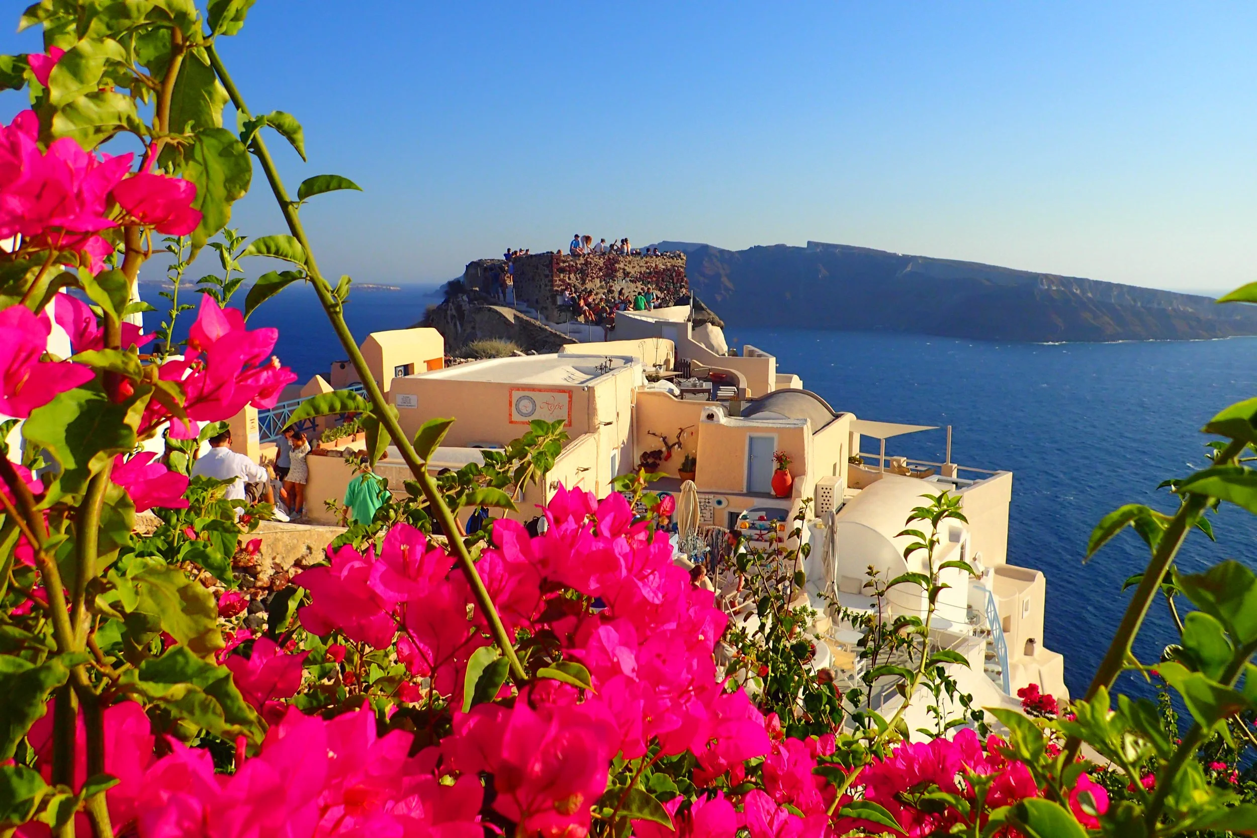 The Best No-Cost Sunset Views in Oia, Santorini