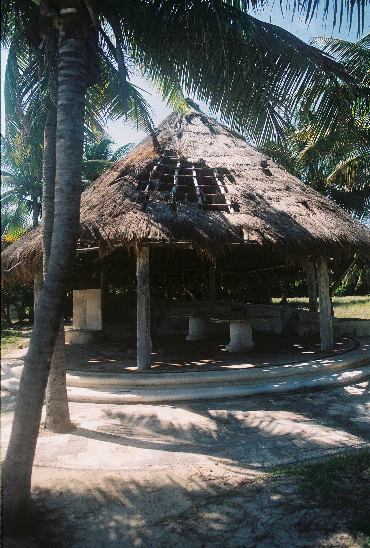 R1-02853-0017.jpg