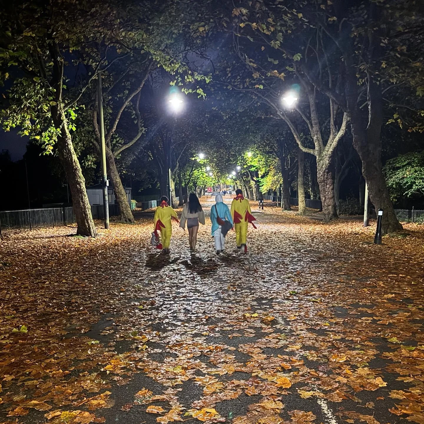 A sweet scene on my evening path through Kelvingrove Park after class. Although I&rsquo;ve never taken much to dressing up, I&rsquo;ve always adored Halloween and seeing people in costume - this group was especially gleeful. #halloween #scotland #gla
