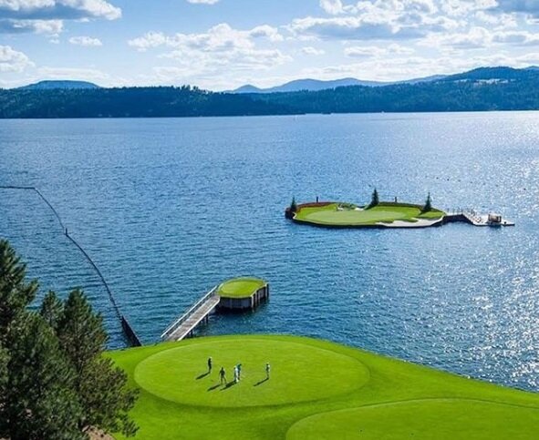 Instagram Repost: @cdareresort Floating golf pitch at Coeur d’Alene Rsort (Idaho)