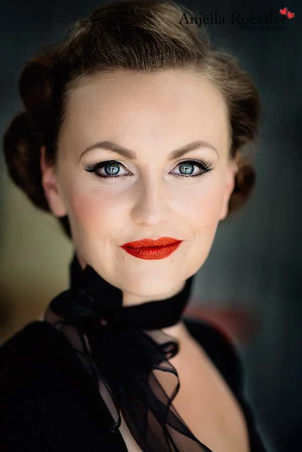 Candi Welch; vintage glamour at its finest!