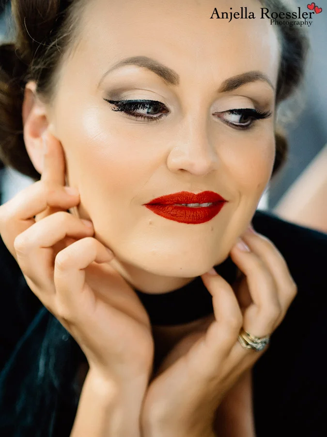 Red lips and hollywood glamour