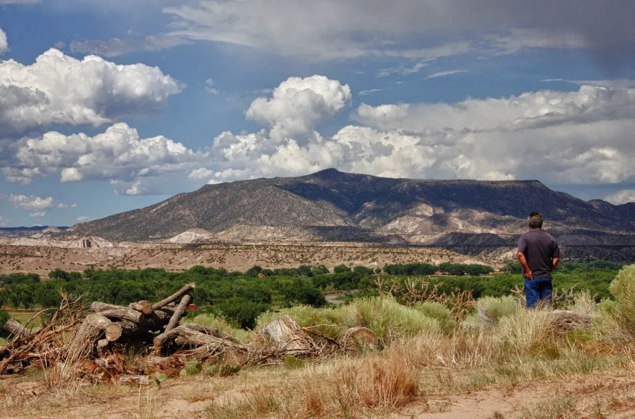 Sometimes my Dad and I would take a cruise around New Mexico, and I would bring my camera. Abiquiu, NM 2011. 

#photographer #photography #newmexicotrue #artist #newmexicoartist