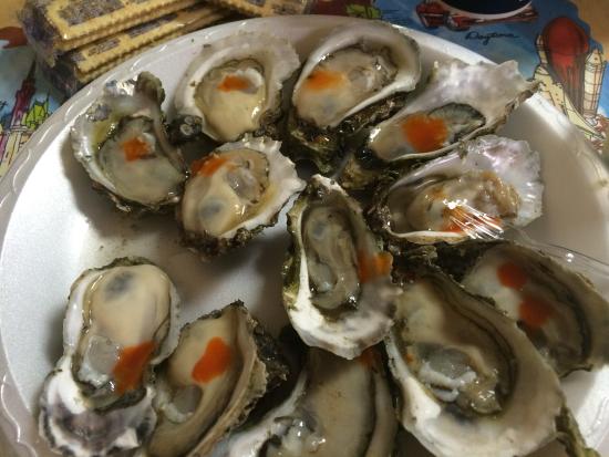 Fresh oysters at Shell Oyster Bar, Tallahassee, Florida 