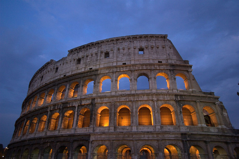 One of Rome’s highlights, the Colosseum at night