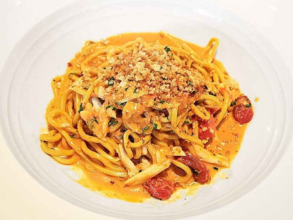 Spaghetti with sea urchin, a traditional Italian food in Sardinia